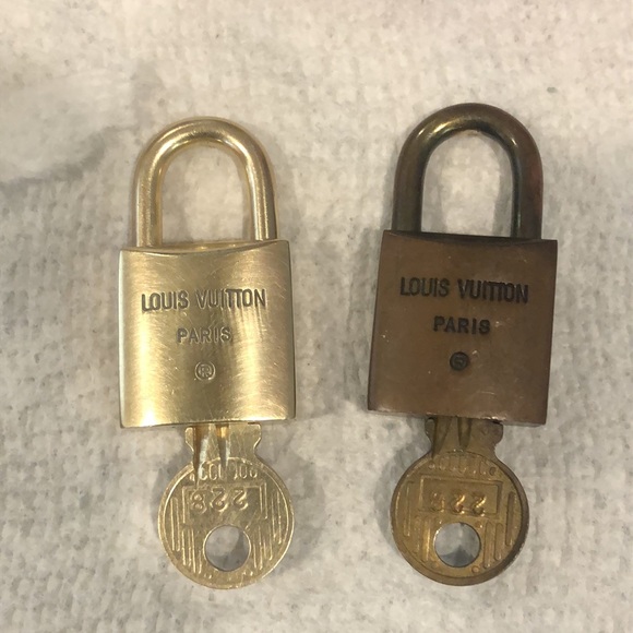 Vintage LV Louis Vuitton Padlock Lock & Key 228 - Picture 11 of 11